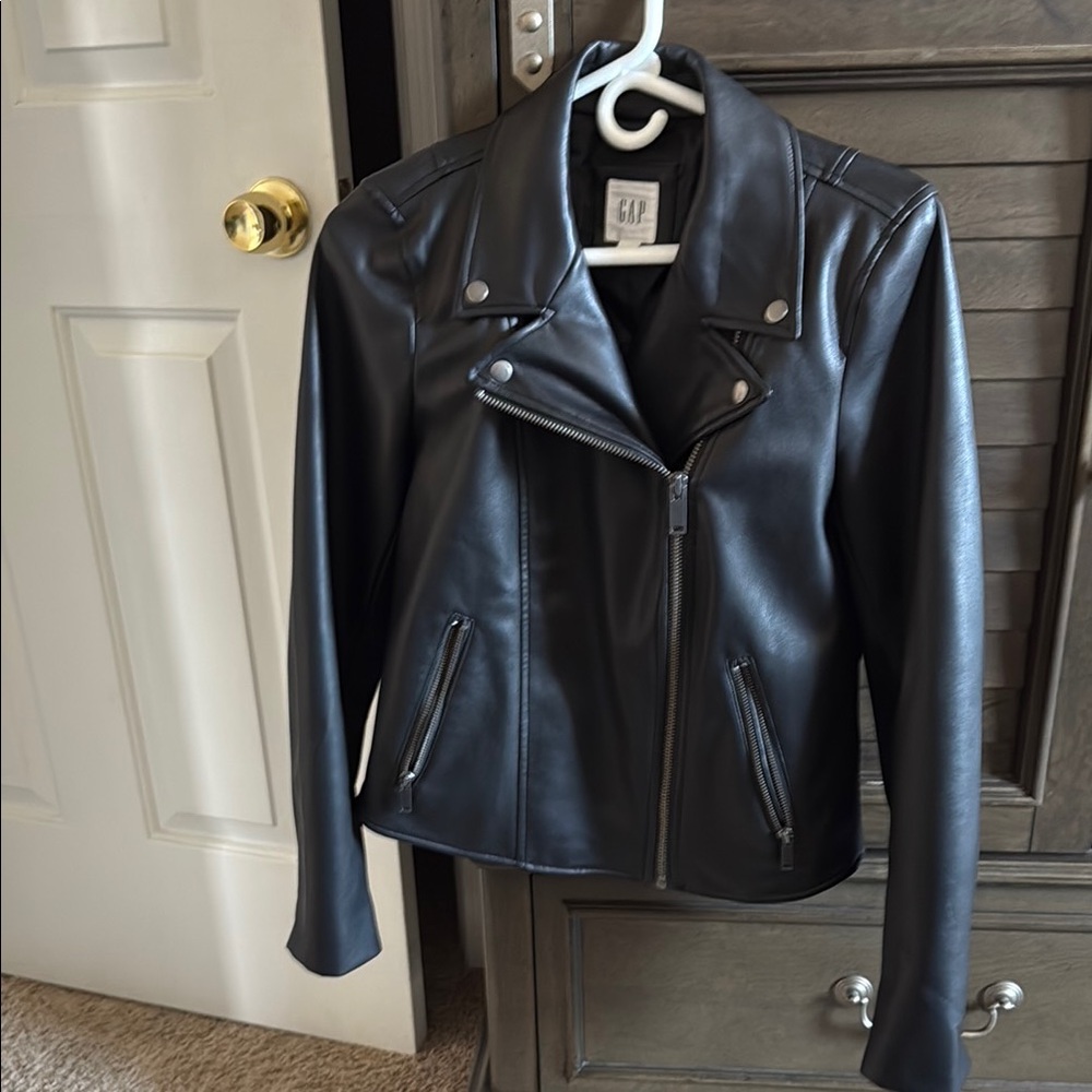 GAP Women's Black faux Leather Jacket